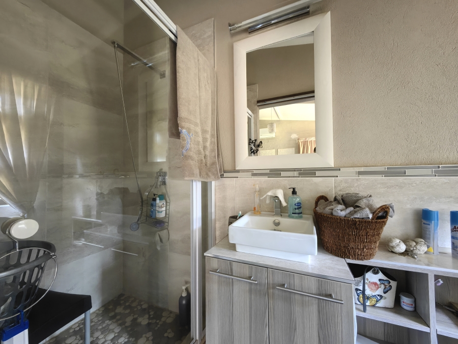 5 Bedroom Property for Sale in Buffelshoek AH North West